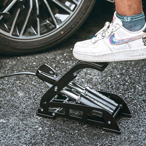 RockBros Pompka nożna rower auto motor piłka z wyświetlaczem 11 bar - czarna