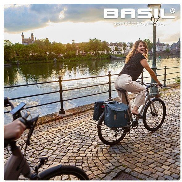 Διπλή τσάντα για σχάρα BASIL ELEGANCE DOUBLE PANNIER BAG 40-49 Universal Bridge System, αδιάβροχη chateau taupe (NEW)