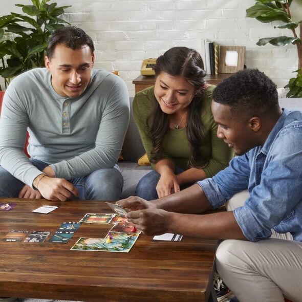 Επιτραπέζιο παιχνίδι Cluedo Escape, φινλανδική γλώσσα