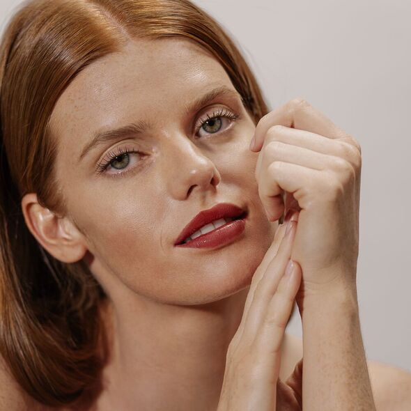 SISLEY_Phyto Rouge Shine błyszcząca pomadka 23 Sheer Flamingo 3g