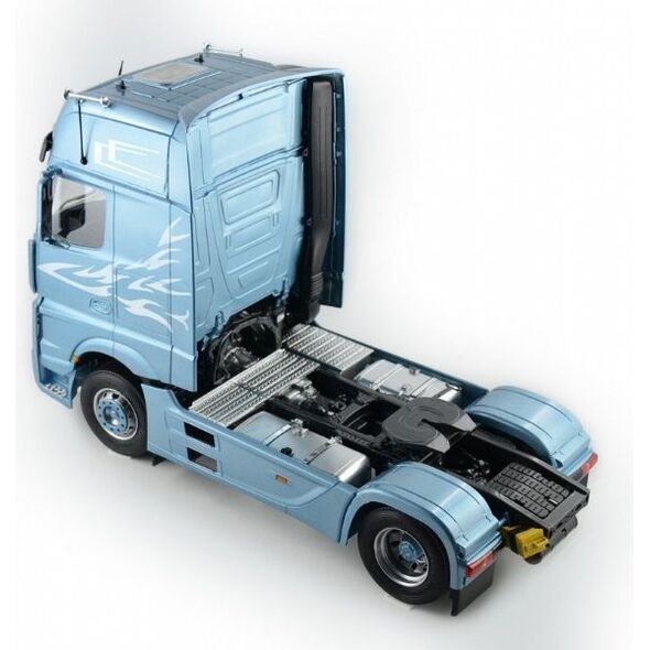Italeri Mercedes Benz Actros MP4 Gigaspace (3905)