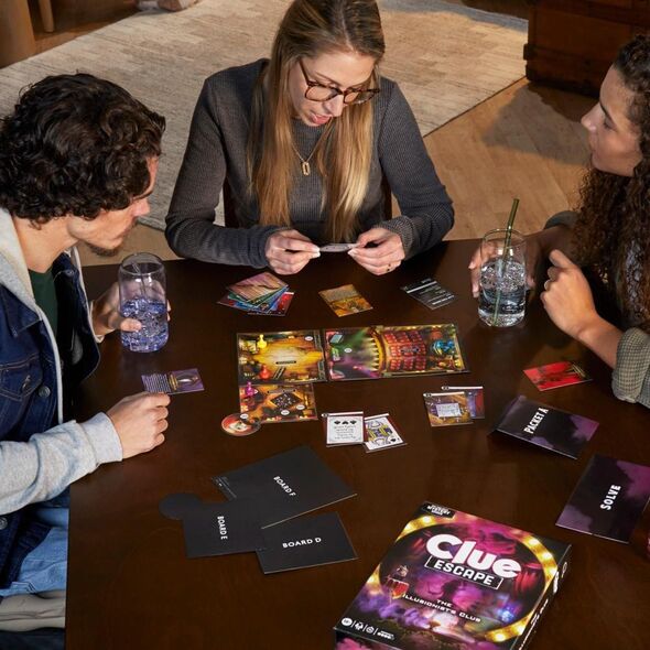 Επιτραπέζιο παιχνίδι Hasbro Gaming Cluedo Escape The Illusionist Club, FI