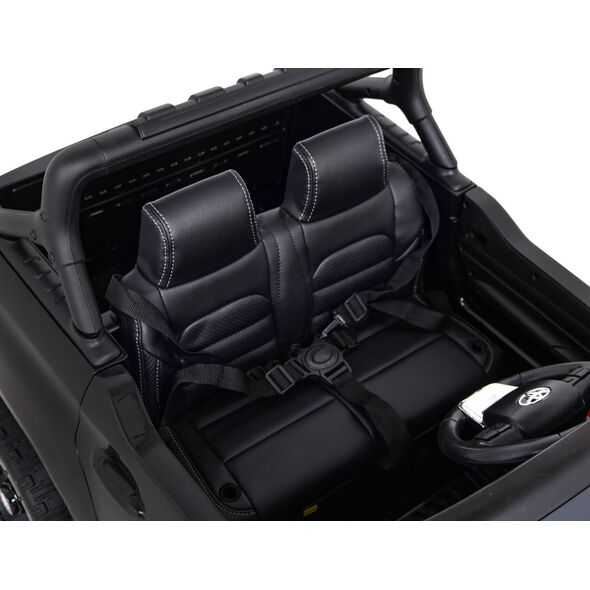 Toyota Hilux na akumulator dla dzieci Czarny + Napęd 4x4 + Pilot + 2 bagażniki + Radio MP3 + LED