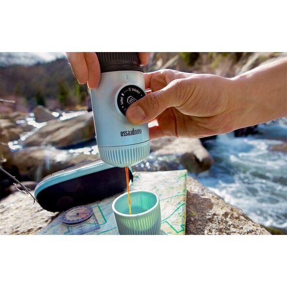 Przenośny ekspres do kawy WACACO Nanopresso Arctic Blue + Etui
