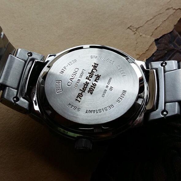 Casio G-Shock GM-S2110-7A9ER  200m biały