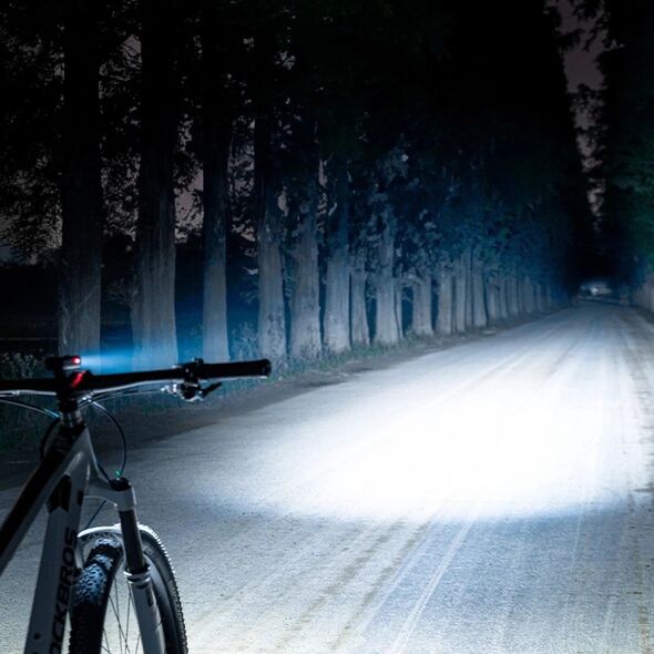 Lampka rowerowa Rockbros RHL600 LED 600 lm IPX6  czarna