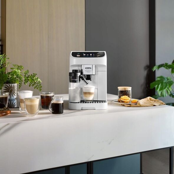 Ekspres ciśnieniowy DeLonghi Magnifica Plus ECAM320.60.W