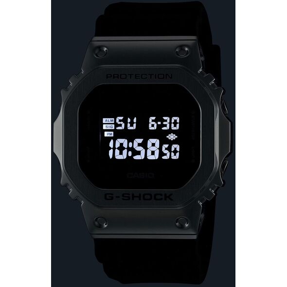 Casio G-Shock GM-5600U-1ER  200m czarny