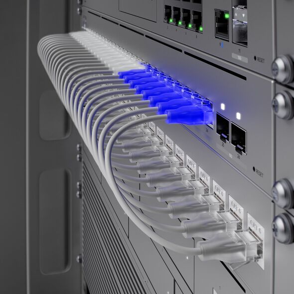 UBIQUITI USW-PRO-MAX-24-EU UNIFI 24 PORT MULTI-GIGABIT SWITCH WITH LAYER3 FEATURES AND ETHERLIGHTING