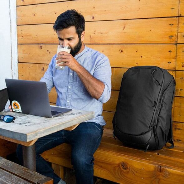 Peak Design Travel Backpack 45L, black