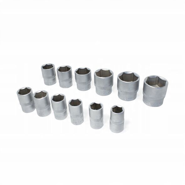 Zestaw narzędzi 82el. 1/2" i 1/4" (6-kątnych) (4-32mm)