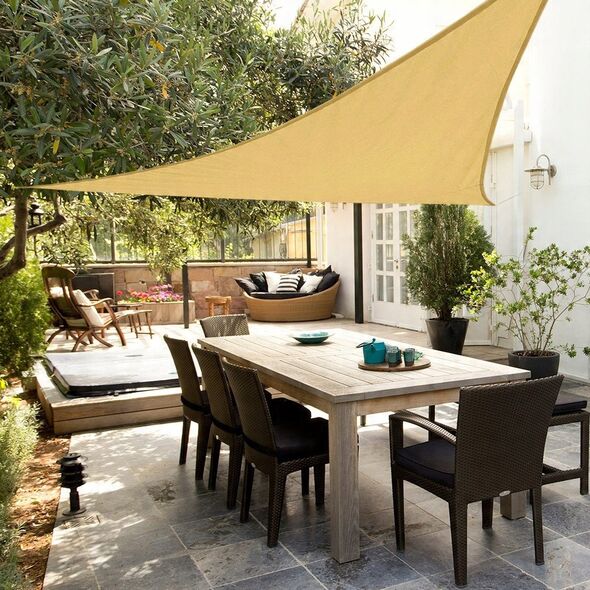 POLIESTER TRIANGLE GARDEN CANO