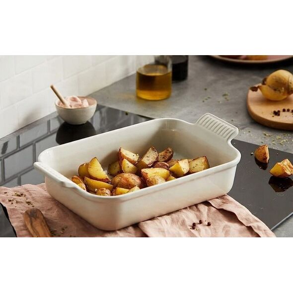 Le Creuset Rectangular Heritage Stoneware Baking Dish 26x19cm / 2 4L White 0843251158126