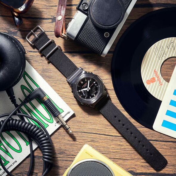 Zegarek G-SHOCK Casio G-Shock GM-2100CB-1AER 200m czarny