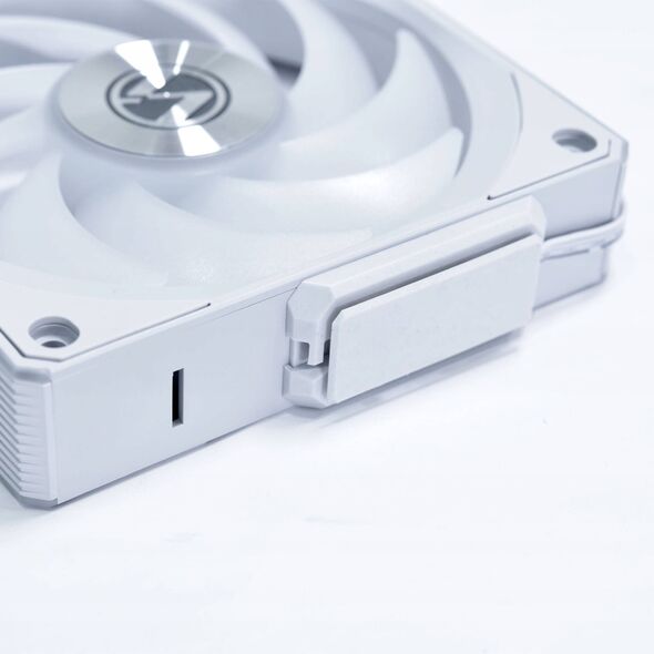 Lian Li UNI FAN CL Wireless Lfter, 3er-Pack, 120mm, weiLian Li UNI FAN CL Wireless Lfter, 3er-Pack, 120mm, wei