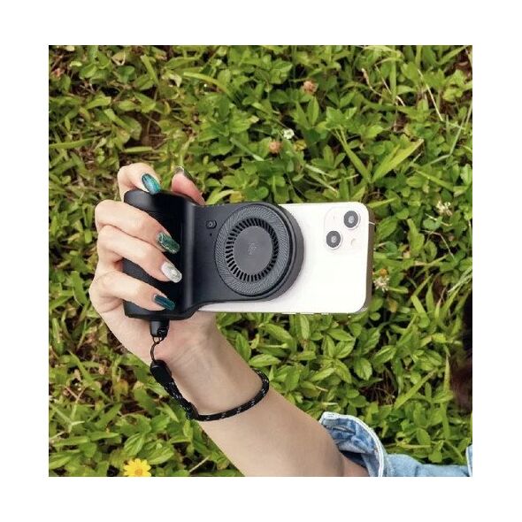 Adam Elements Selfie Shot Magnetic Hand Grip - magnetyczny uchwyt do ręki z powerbankiem 5000mAh czarny - Gwarancja bezpieczeństwa. Proste raty. Bezpłatna wysyłka od 170 zł.
