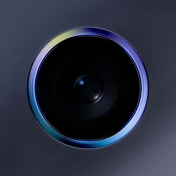 Apple iPhone 16 Pro /16 Pro Max- HARDY Lens Protection Pro Rainbow
