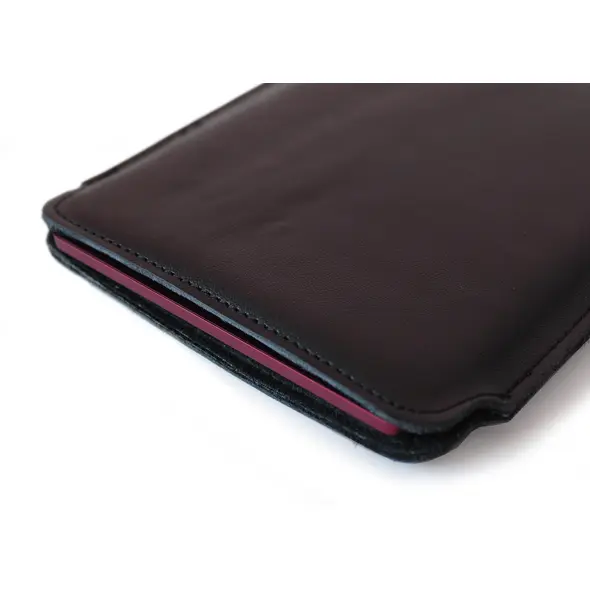 Skórzane etui LURESKO MASTER M na ebook 177x130x9mm (czarny gładki czarna nić) (PAP)