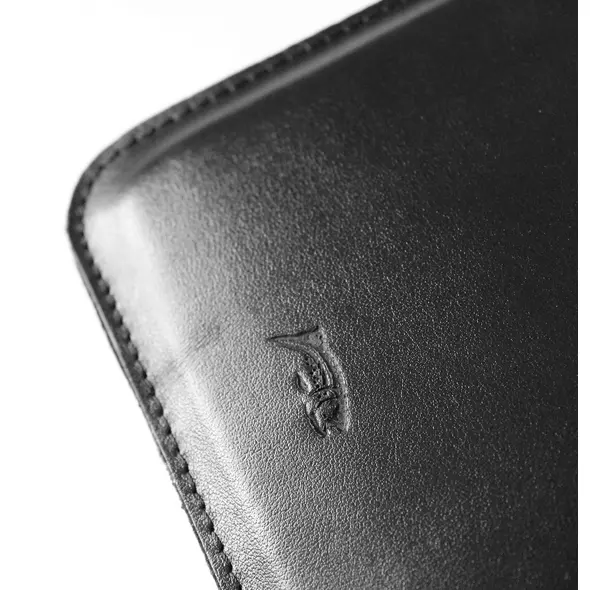 Skórzane etui LURESKO CLAYER S na ebook 162x113x9mm (magnes)(czarny gładki czarna nić)