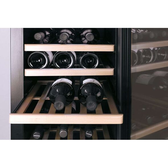 Caso | Wine cooler | WineComfort 660 Smart | Energy efficiency class G | Free standing | Height 103.5 cm | Total net capacity 178 L | Ekranas | Juodas