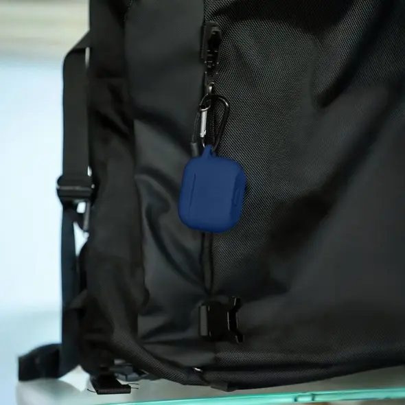 Silikonowe etui z karabińczykiem Bizon Case Headphone Silicone do Apple AirPods 3 granatowe