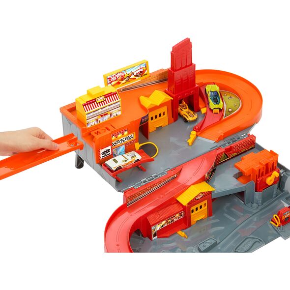 Hot Wheels Rajdowe miasto Przenośny zestaw JFH37