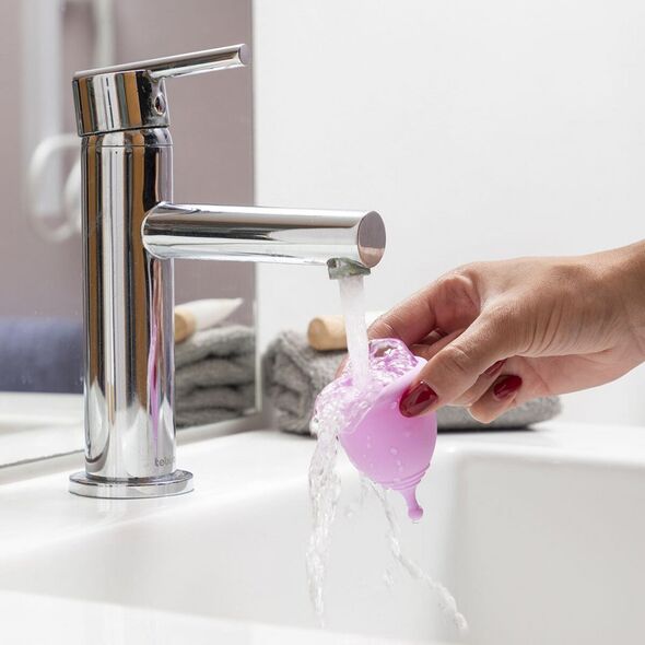 Kubeczek menstruacyjny z akcesoriami Kuppy InnovaGoods - L