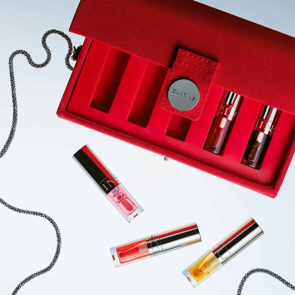 CLARINS SET (LIP COMFORT OIL 01 HONEY 1.4ML + LIP COMFORT OIL 04 PITAYA 1.4ML + LIP COMFORT OIL 08 STRAWBERRY 1.4ML + LIP COMFORT OIL 03 CHERRY 1.4ML + LIP COMFORT OIL 09 CHOCOLATE 1,