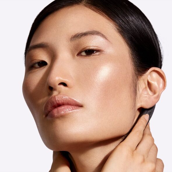 MAC Strobe cream Goldlite Rozświetlający krem do twarzy