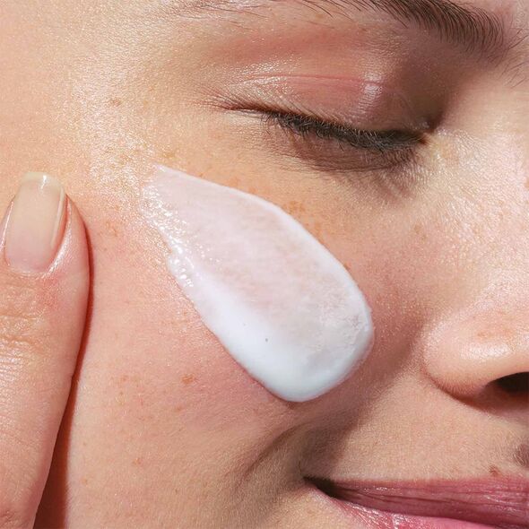 Clarins Velvet Cleansing Milk Eco Refill