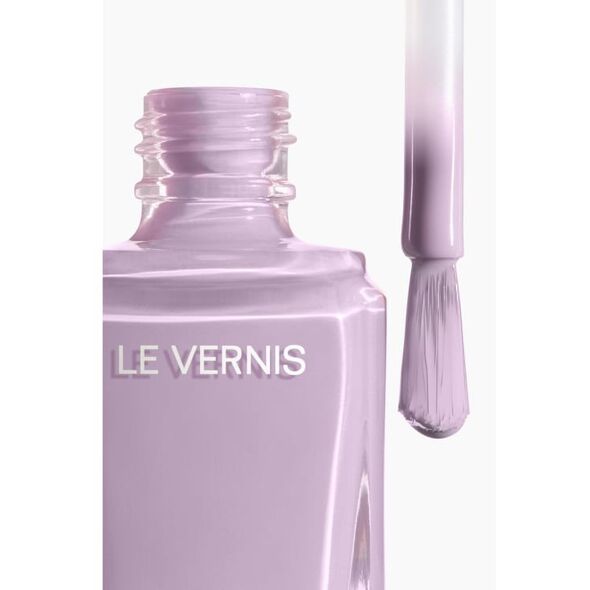 Chanel Le Vernis Longwear Nail Colour