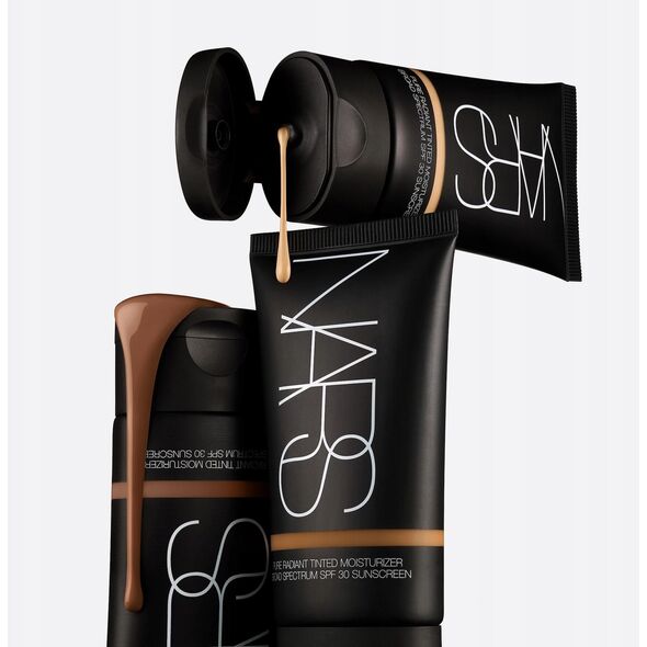 Nars Pure Radiant Tinted Moisturizer SPF30