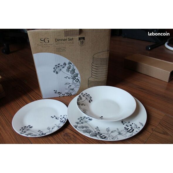 Porcelanowa zastawa dla 6 osób WHITE FLORAL, 18 elementów