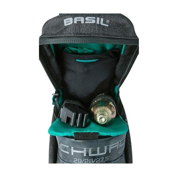 Τσάντα σέλας BASIL DISCOVERY 365D FRAME BAG M 1L, στερέωση με λουριά, αδιάβροχη μαύρη μελανζέ (NEW 2024)