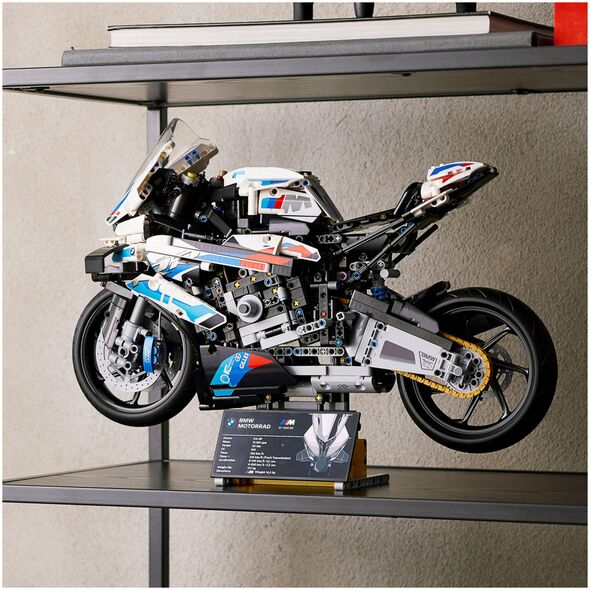 LEGO Technic BMW M 1000 RR (42130)