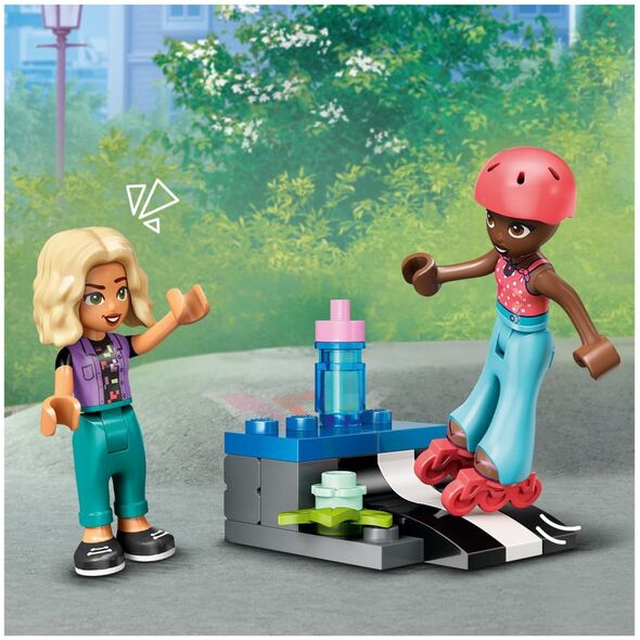 Κομμωτήριο Friends και κατάστημα με διακοσμητικά (42662)