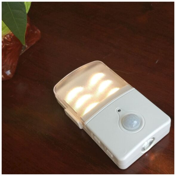 ΦΩΤΙΣΤΙΚΟ ΕΠΙΤΟΙΧΙΟ 0.5W 40LM 4000K 3XAAA