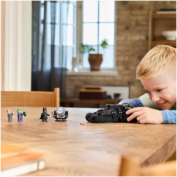 LEGO DC Super Heroes Tumbler του Batman™ εναντίον του Δύο Πρόσωπα και του Joker™ (76303)