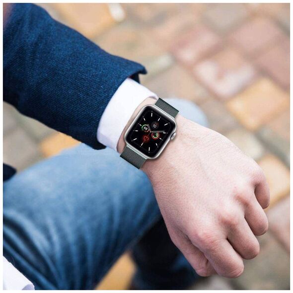 Strap for APPLE WATCH 4 / 5 / 6 / 7 / SE (42 / 44 / 45 MM) Tech-Protect Milaneseband black 5906735412697