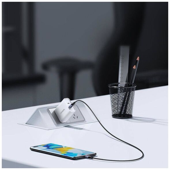 USB-C to USB-C UGREEN USB4 Cable, 240W, 2m (Black) 6957303894406