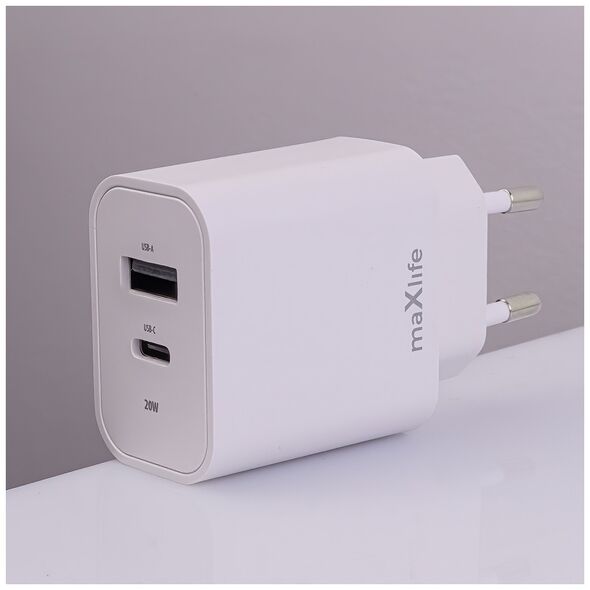 Maxlife MXTC-06-20AC PD QC charger 1x USB-C 1x USB 20W white + USB-C - Lightning cable 20W 5907457738423