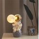 Lampka biurkowa OEM Lampka nocna ASTRONAUTA Art Deco siedzący (wzór 4) AMTL 14061620 5903396264474