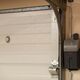 Yale Inteligentny sterownik do bram 1x Smart Opener , 1x Door Position Sensor, 2x Dodatkowy kabel, 2x Taśma instalacyjna