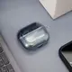 Elastyczne etui z karabińczykiem Bizon Case Headphone Clear do Samsung Galaxy Buds 3/3 Pro przeźroczysto-niebieskie