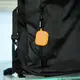 Silikonowe etui z karabińczykiem Bizon Case Headphone Silicone do Apple AirPods 3 marchewkowe